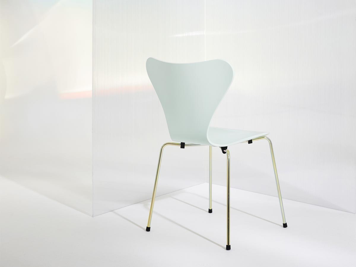 FRITZ HANSEN Right Now Delivery
SERIES 7
7:14 AM COLOUR EDITION / フリッツ・ハンセン セブンチェア 3107
7:14 AM カラーエディション(7:14 AM グリーン) (チェア・椅子 > ダイニングチェア) 1