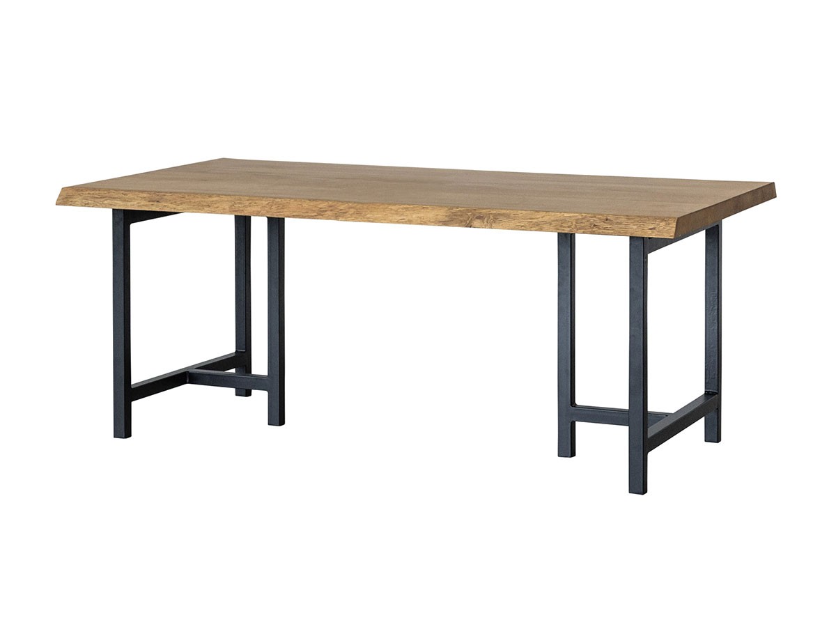 SOLIT DINING TABLE