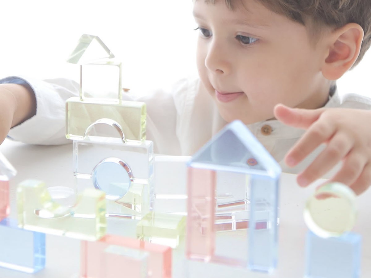 Lumiere Cubes / ルミエール キューブ
アクリル積み木 43ピース （キッズ家具・ベビー用品 > おもちゃ・玩具） 3