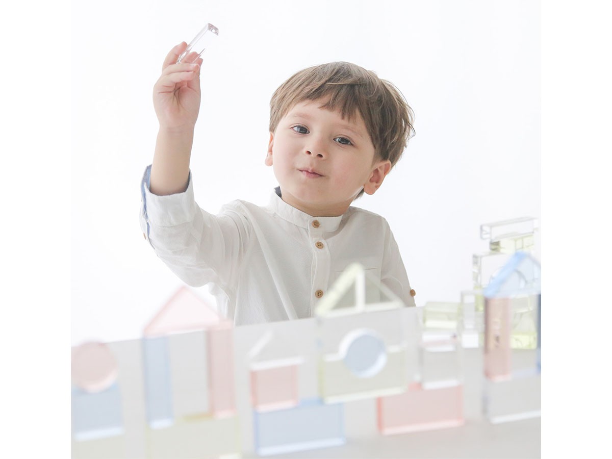 Lumiere Cubes / ルミエール キューブ
アクリル積み木 43ピース （キッズ家具・ベビー用品 > おもちゃ・玩具） 4