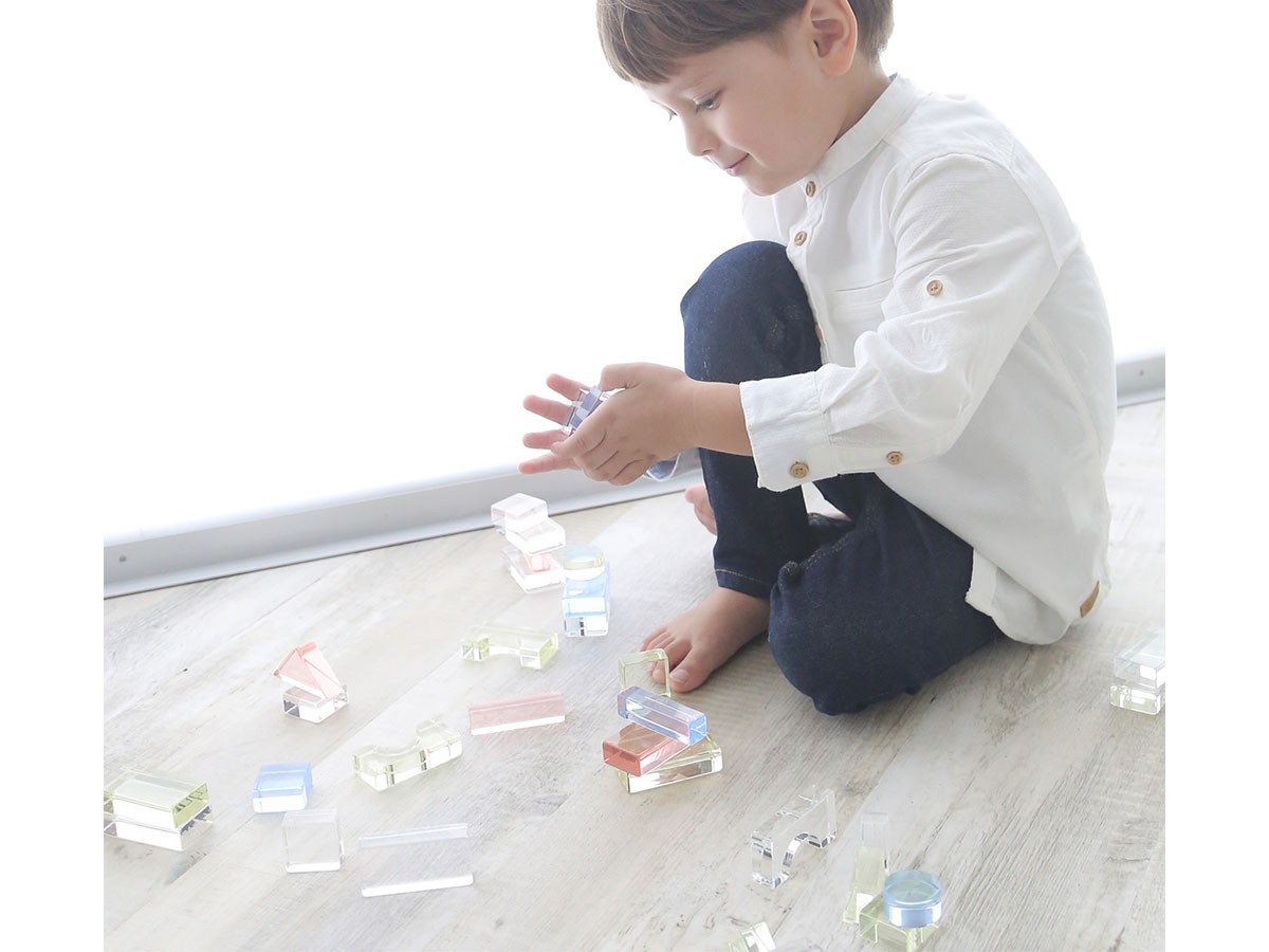 Lumiere Cubes / ルミエール キューブ
アクリル積み木 43ピース （キッズ家具・ベビー用品 > おもちゃ・玩具） 5