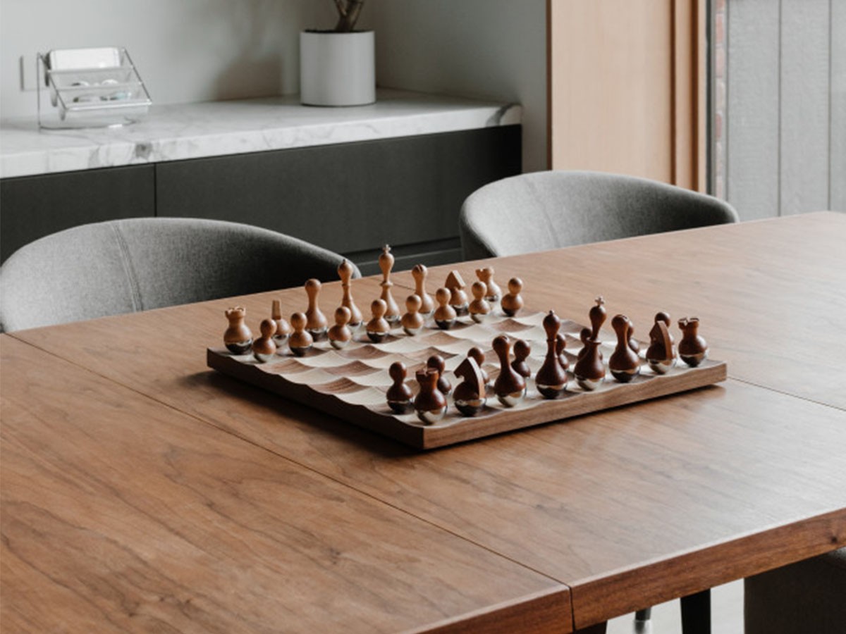 Umbra Wobble Chess Set / アンブラ ウォブル チェスセット （キッズ家具・ベビー用品 > おもちゃ・玩具） 3