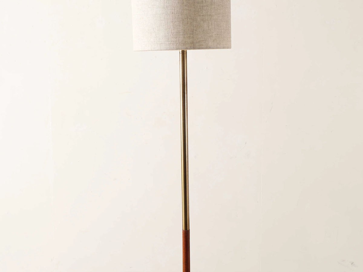 Lloyd's Antiques Real Antique
Svend Aage Sorensen Floor Lamp / ロイズ・アンティークス デンマークアンティーク家具
スヴェンド オーゲ ソーレンセン フロアランプ （ライト・照明 > フロアライト・フロアスタンド） 7