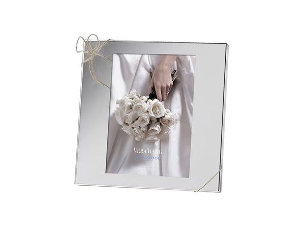 WEDGWOOD VERA WANG
LOVE KNOTS PICTURE FRAME