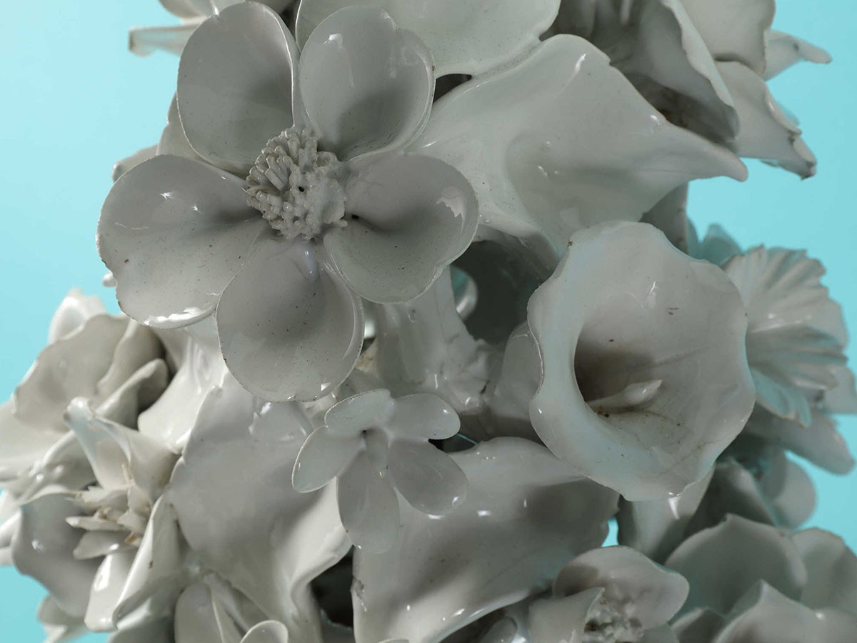 Lloyd's Antiques Real Antique
Flower Porcelain Table Lamp / ロイズ・アンティークス ベルギーアンティーク家具
フラワーポーセリン テーブルランプ （ライト・照明 > テーブルランプ） 14