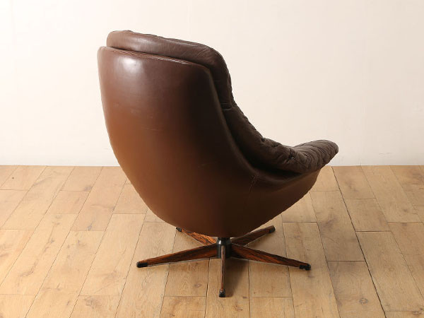 Lloyd's Antiques Real Antique
Armchair / ロイズ・アンティークス デンマークアンティーク家具
レザーアームチェア （チェア・椅子 > ラウンジチェア） 4