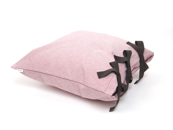 le mum canvas plain cushion cover ribbon SQ / ルムーム キャンバス プレーン クッションカバー リボン SQ（ピンク × チョコレート） （クッション > クッション・クッションカバー） 3