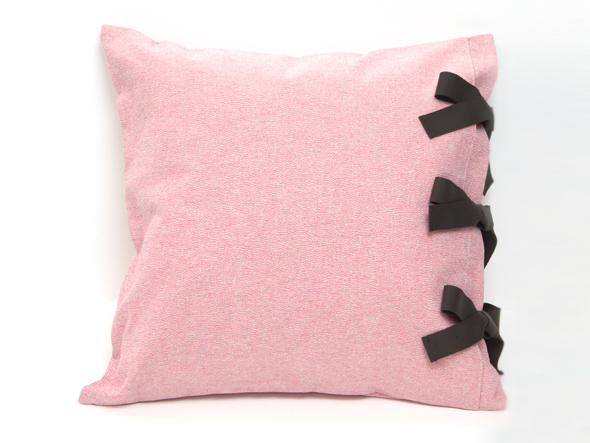 le mum canvas plain cushion cover ribbon SQ / ルムーム キャンバス プレーン クッションカバー リボン SQ（ピンク × チョコレート） （クッション > クッション・クッションカバー） 2