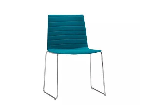 Andreu World Flex High Back
Stackable Chair
Fully Upholstered Shell / アンドリュー・ワールド フレックス ハイバック SI1621
スタッカブルチェア スレッジベース（フルパッド） （チェア・椅子 > ダイニングチェア） 1