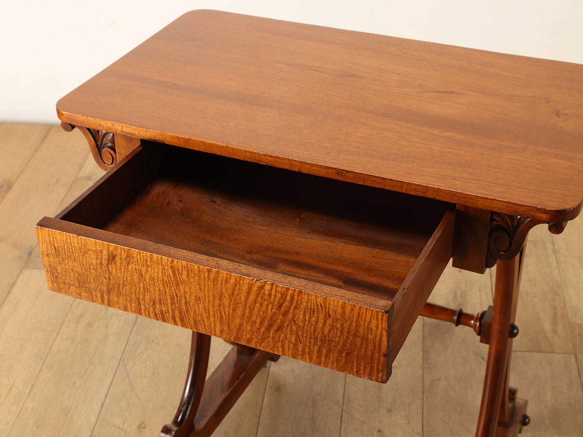 Lloyd's Antiques Real Antique 
Victorian Side Table / ロイズ・アンティークス 英国アンティーク家具
ヴィクトリアン サイドテーブル （テーブル > コンソールテーブル） 9