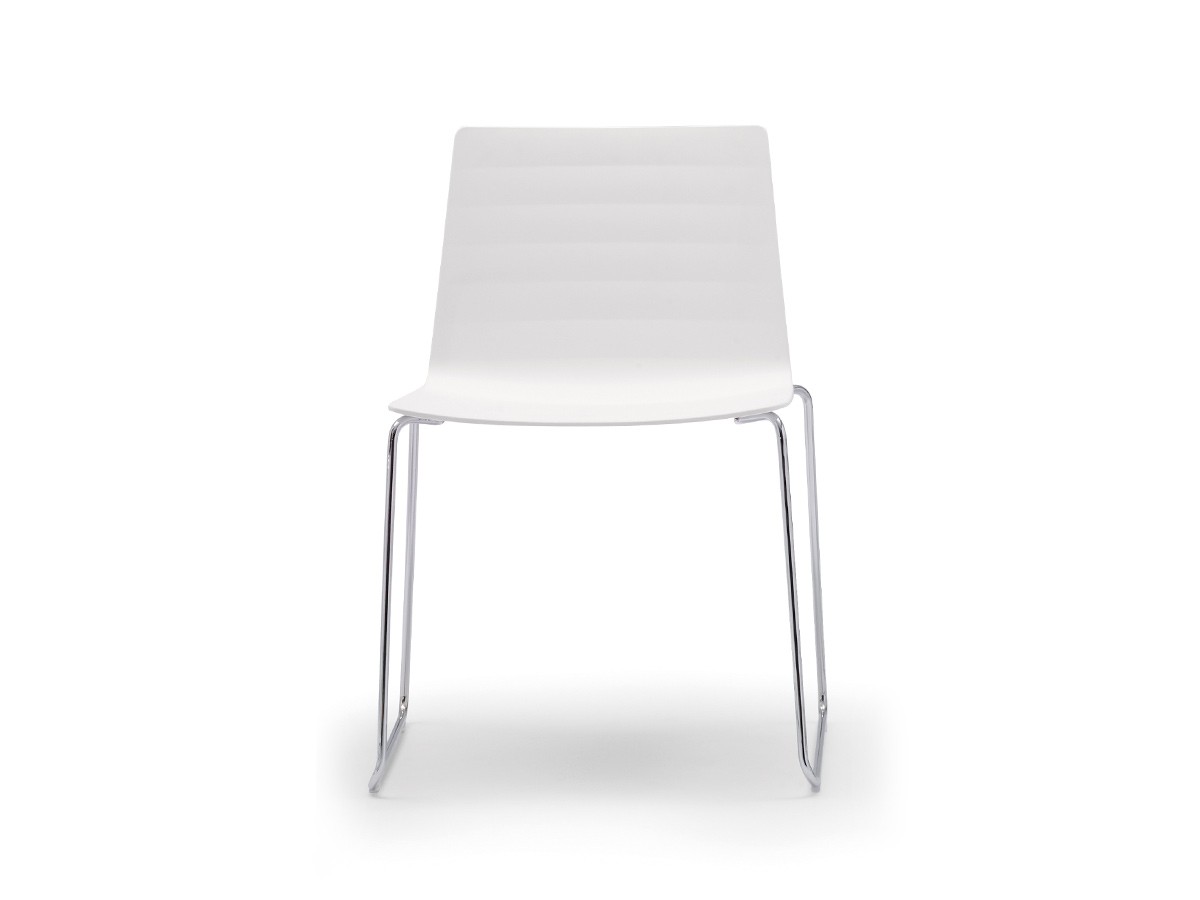 Andreu World Flex Chair
Stackable Chair
Thermo-polymer Shell / アンドリュー・ワールド フレックス チェア SI1300
スタッカブルチェア スレッジベース（サーモポリマーシェル） （チェア・椅子 > ダイニングチェア） 1