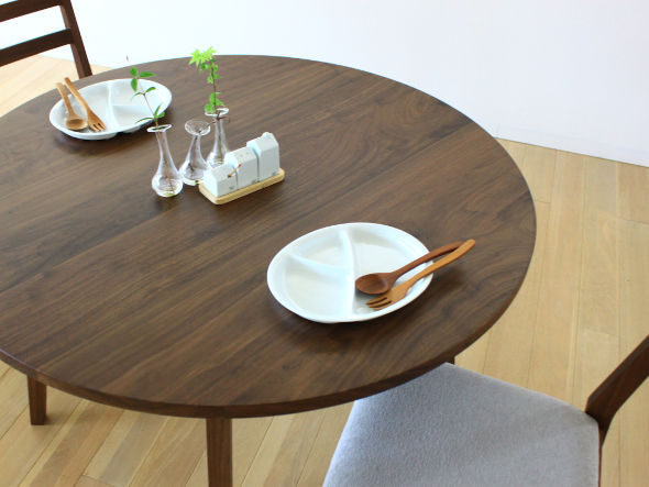 ROUND DINING TABLE 7
