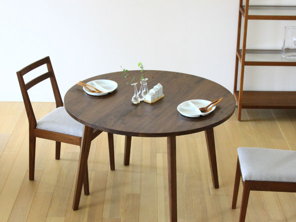 ROUND DINING TABLE 5