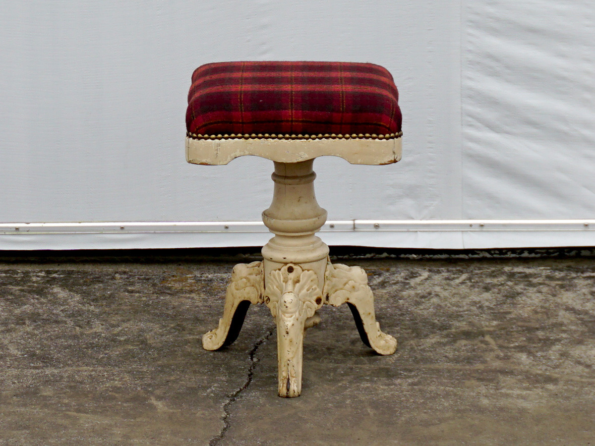 RE : Store Fixture UNITED ARROWS LTD. Piano Stool With Cast Iron Leg / リ ストア フィクスチャー ユナイテッドアローズ ピアノスツール キャストアイアンレッグ（昇降あり） （チェア・椅子 > スツール） 2