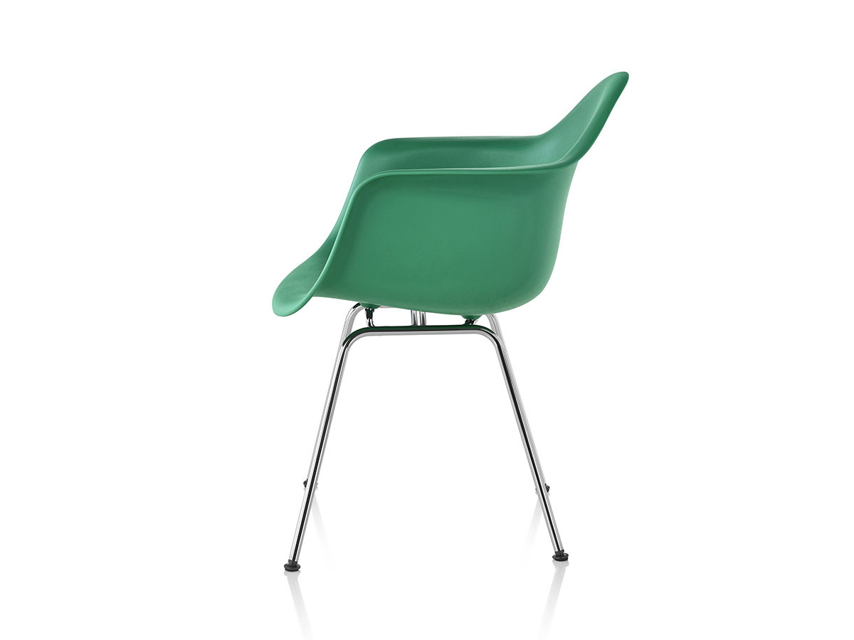 Eames Molded Plastic Arm Shell Chair 3