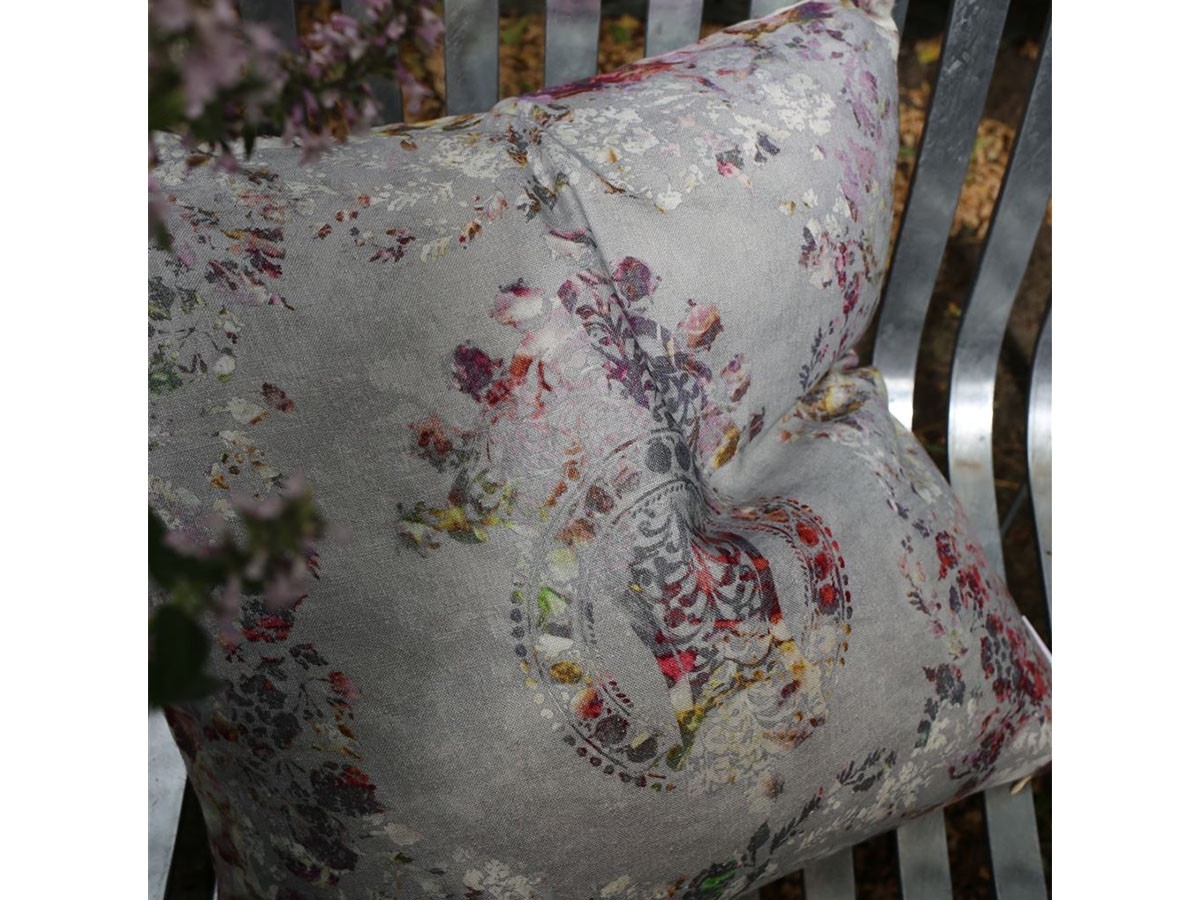 DESIGNERS GUILD Osaria Dove Cushion / デザイナーズギルド オサリア ダブ クッション 55× 55cm （クッション > クッション・クッションカバー） 2