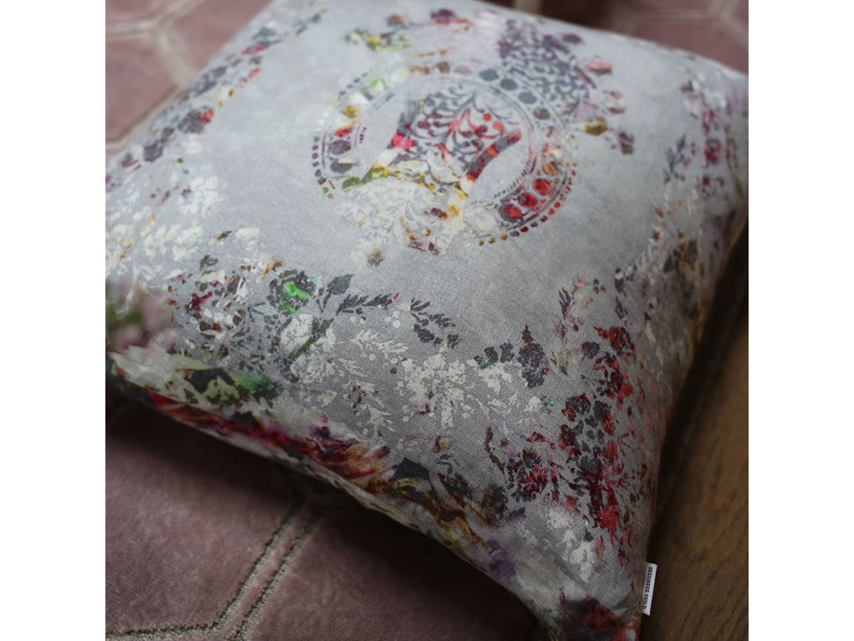 DESIGNERS GUILD Osaria Dove Cushion / デザイナーズギルド オサリア ダブ クッション 55× 55cm （クッション > クッション・クッションカバー） 3