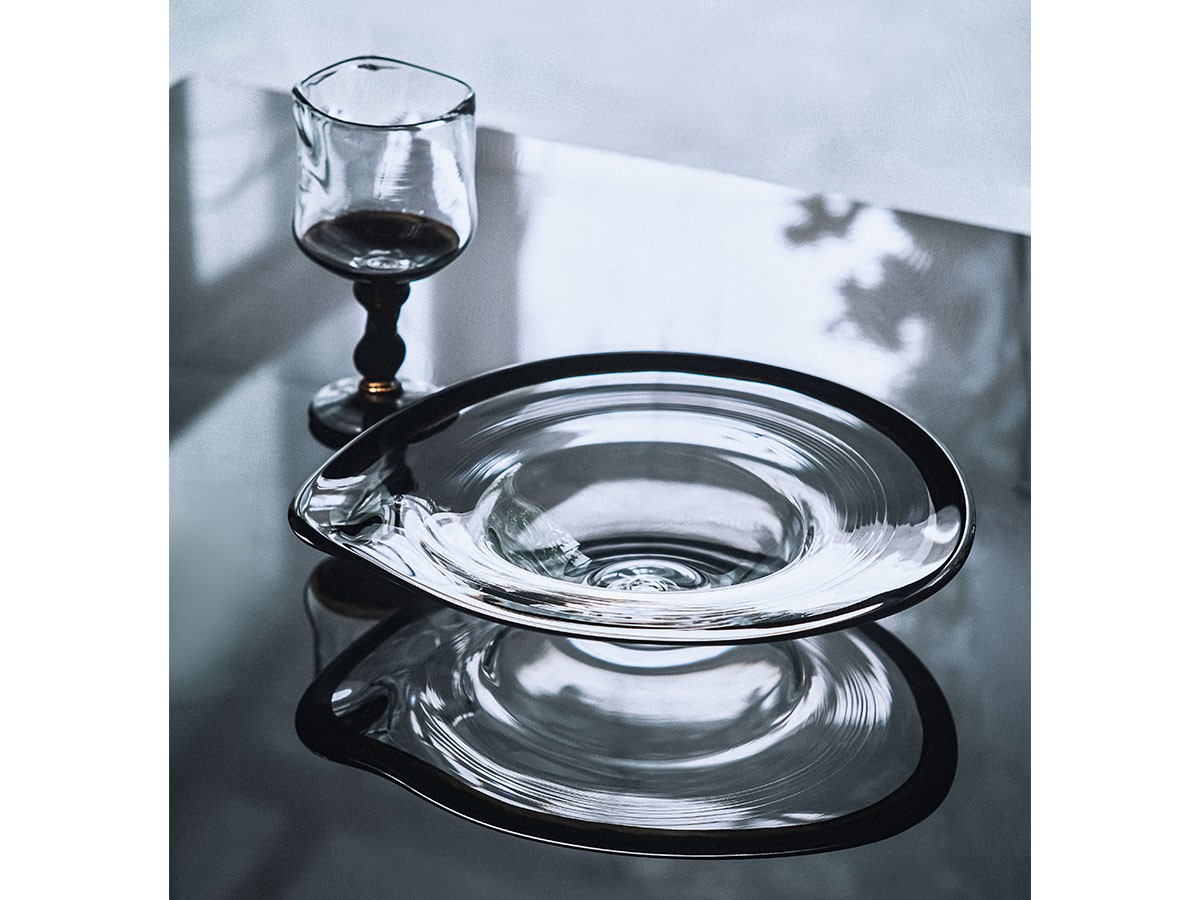COCHI ENISHI PLATE L
SUKE - KUROURUSHI / コチ 縁 プレート L（透け黒漆） （食器・テーブルウェア > 皿・プレート） 3