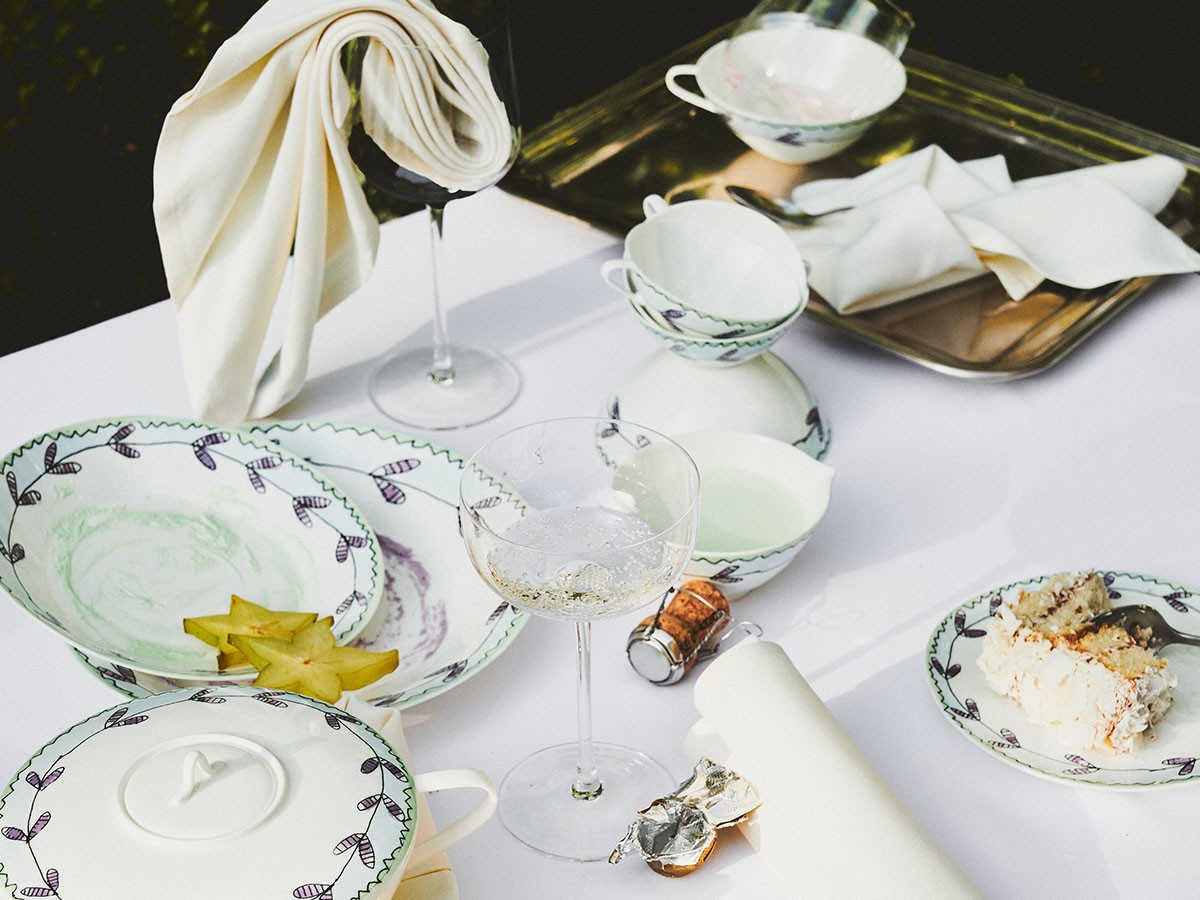 MIDNIGHT FLOWERS by MARNI
Dessert Plate Blossom Milk / ミッドナイトフラワーズ バイ マルニ
デザートプレート ブロッサムミルク 16cm （食器・テーブルウェア > 皿・プレート） 15