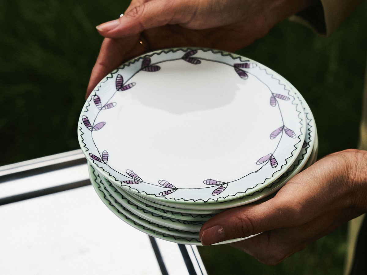 MIDNIGHT FLOWERS by MARNI
Dessert Plate Blossom Milk / ミッドナイトフラワーズ バイ マルニ
デザートプレート ブロッサムミルク 16cm （食器・テーブルウェア > 皿・プレート） 18
