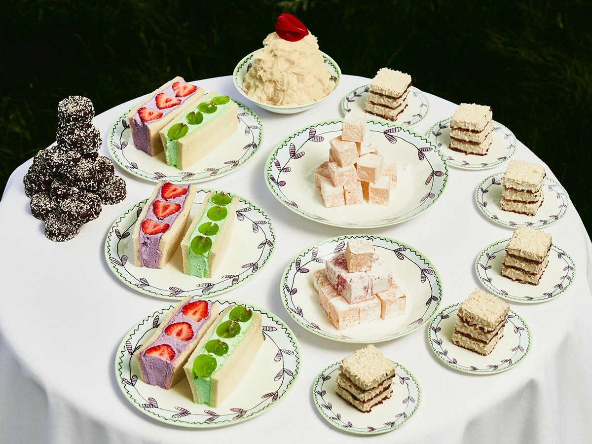 MIDNIGHT FLOWERS by MARNI
Dessert Plate Blossom Milk / ミッドナイトフラワーズ バイ マルニ
デザートプレート ブロッサムミルク 16cm （食器・テーブルウェア > 皿・プレート） 10