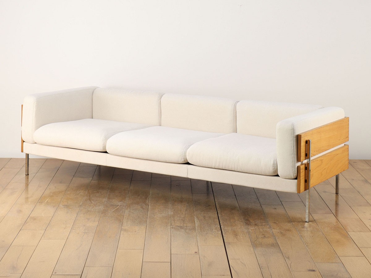 Real Antique
Robin Day 3 Seater Sofa