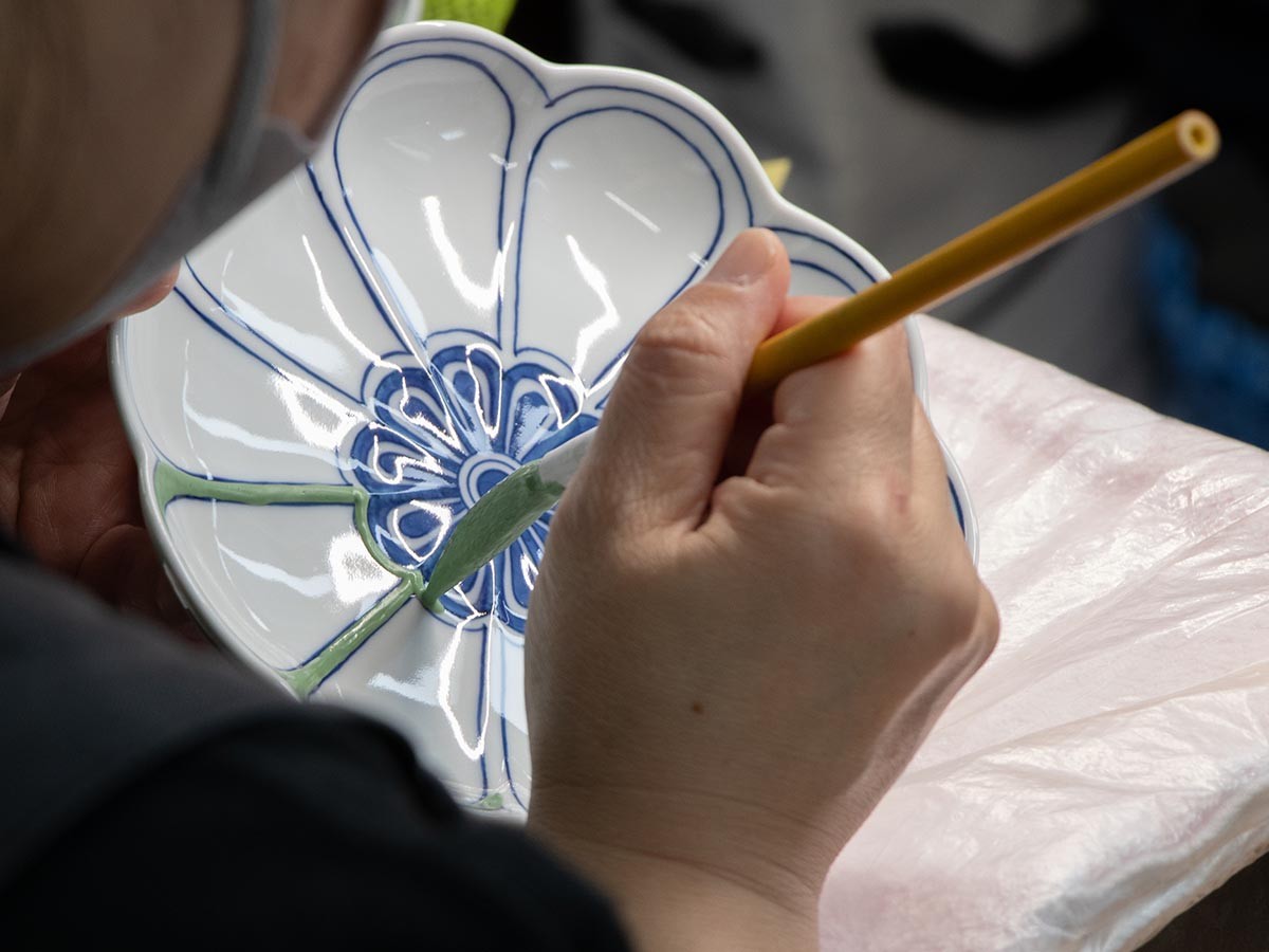 源右衛門窯 緑彩菊見込 銘々皿 菊型 / げんえもんがま 緑彩菊見込 銘々皿 菊型 （食器・テーブルウェア > 皿・プレート） 6