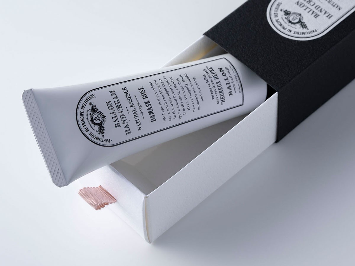 BALLON HAND CREAM
DAMASK ROSE / バロン ハンド用美容液クリーム
ダマスクローズ （インテリア雑貨 > ボディケア） 4