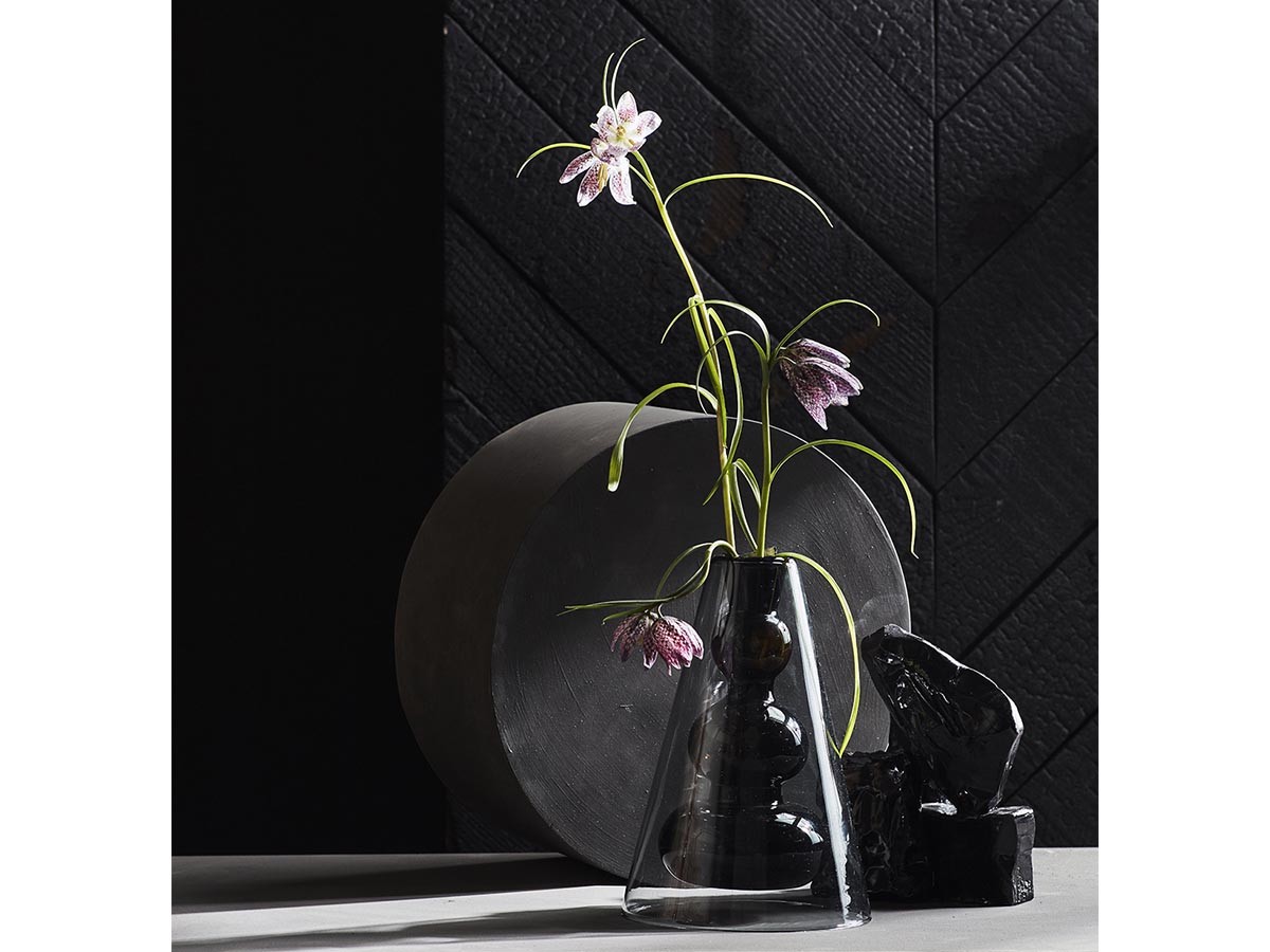 Tom Dixon. Bump Vase Cone Black / トム・ディクソン バンプ ベース コーン（ブラック） （花器・プランター・グリーン > 花瓶・フラワーベース） 7