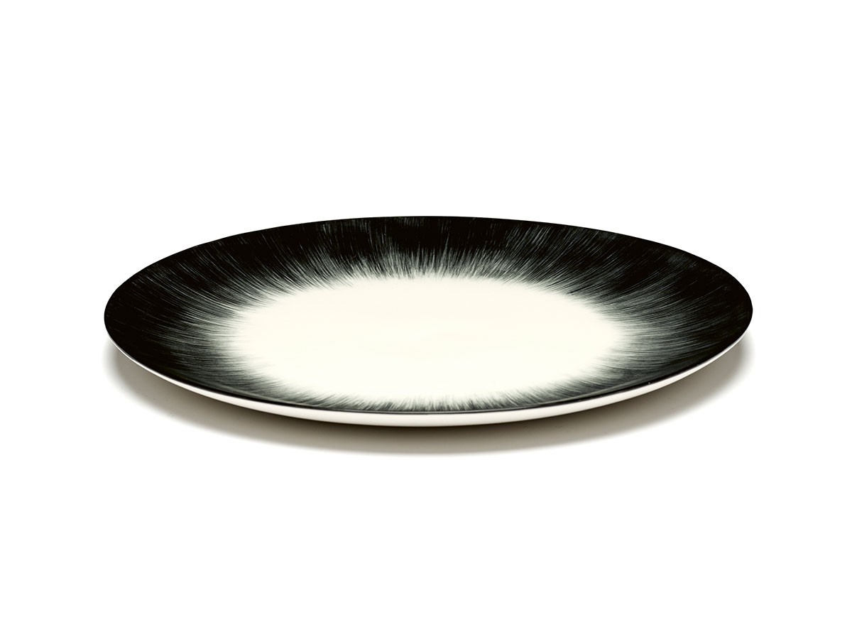 DE by ANN DEMEULEMEESTER
Plate 24cm White/Black Variation 5 / デー バイ アン・ドゥムルメステール
プレート 24cm ホワイト/ブラック バリエーション 5 （食器・テーブルウェア > 皿・プレート） 2