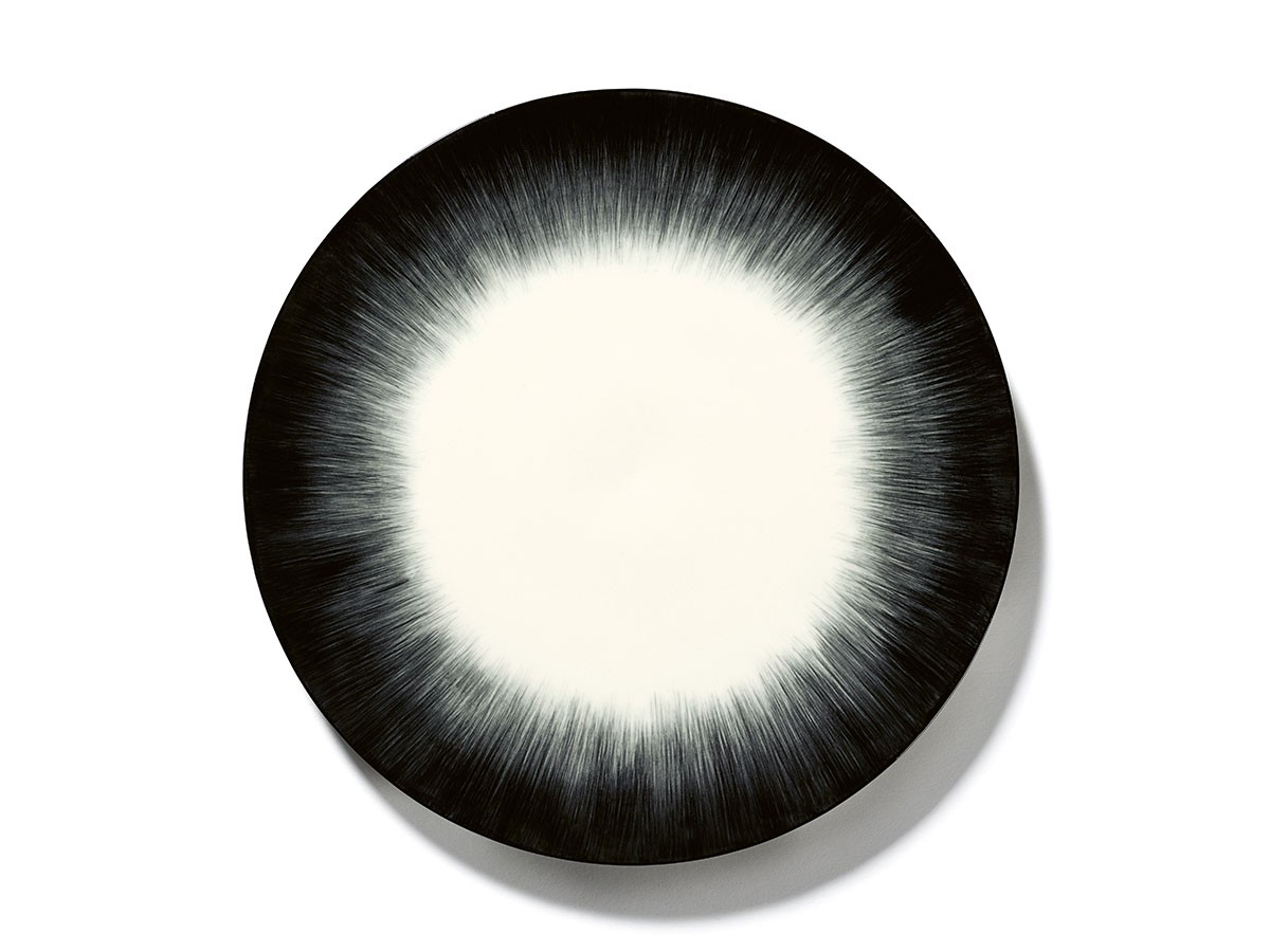 SERAX DE by ANN DEMEULEMEESTER
Plate 24cm White/Black Variation 5