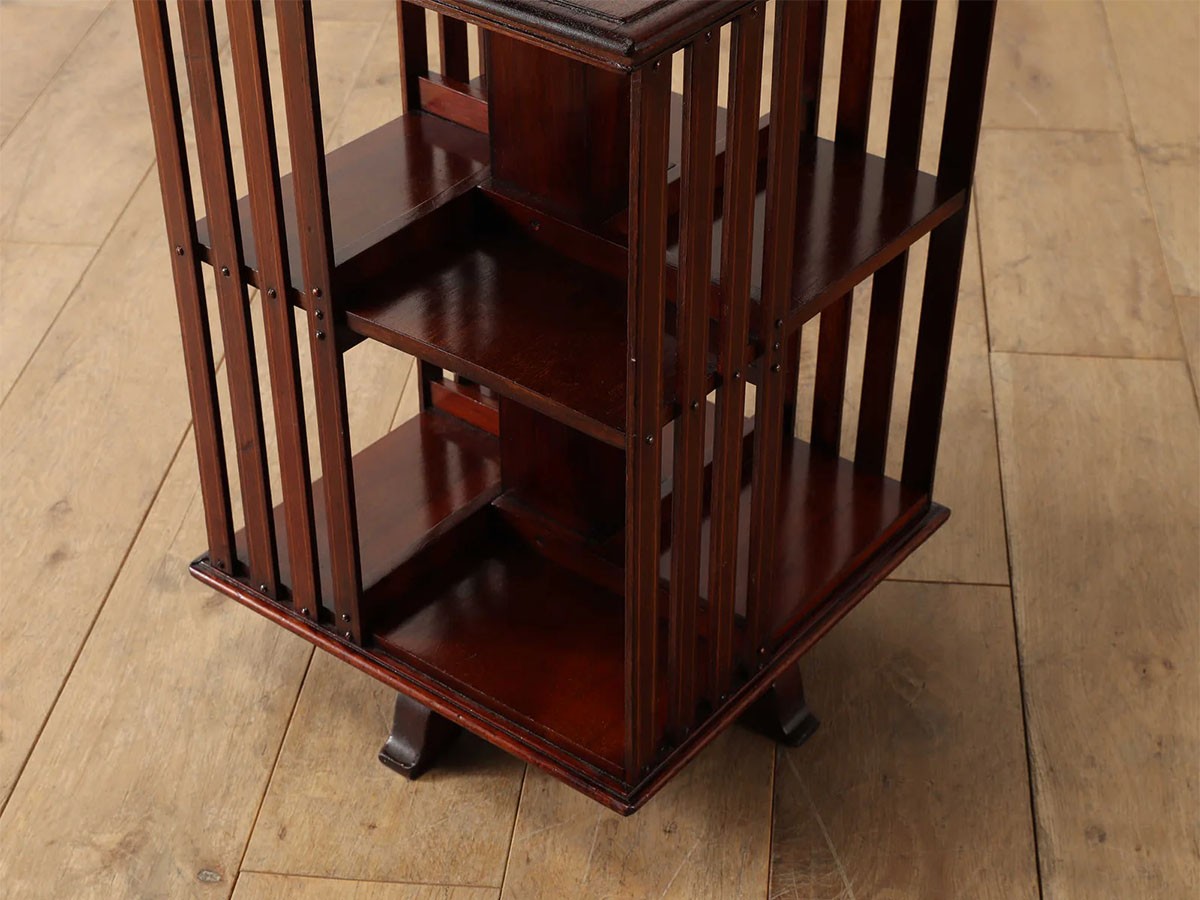 Lloyd's Antiques Real Antique
Revolving Bookshelf / ロイズ・アンティークス 英国アンティーク家具
リボルビング ブックシェルフ （テーブル > サイドテーブル） 7