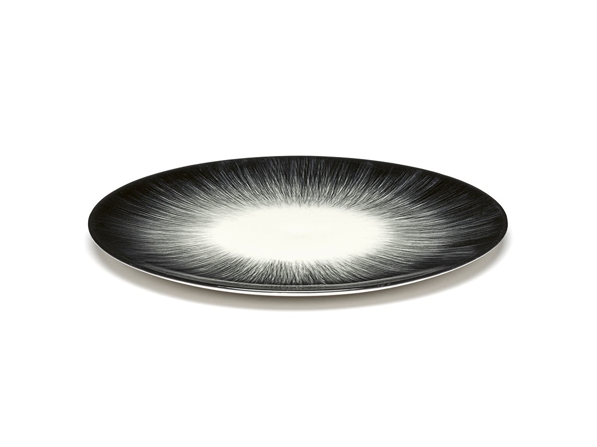 DE by ANN DEMEULEMEESTER
Plate 17.5cm White/Black Variation 5 / デー バイ アン・ドゥムルメステール
プレート 17.5cm ホワイト/ブラック バリエーション 5 （食器・テーブルウェア > 皿・プレート） 2