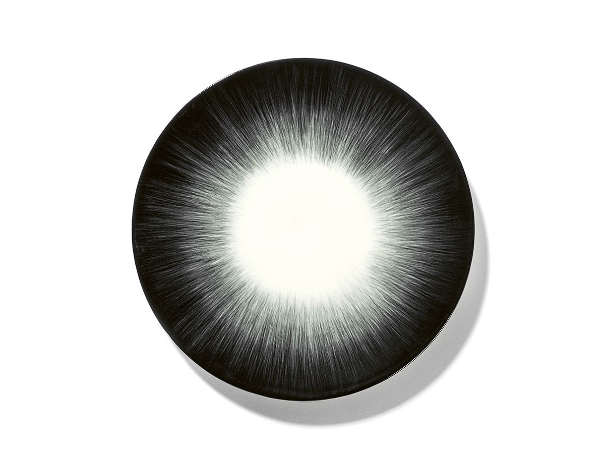 SERAX DE by ANN DEMEULEMEESTER
Plate 17.5cm White/Black Variation 5