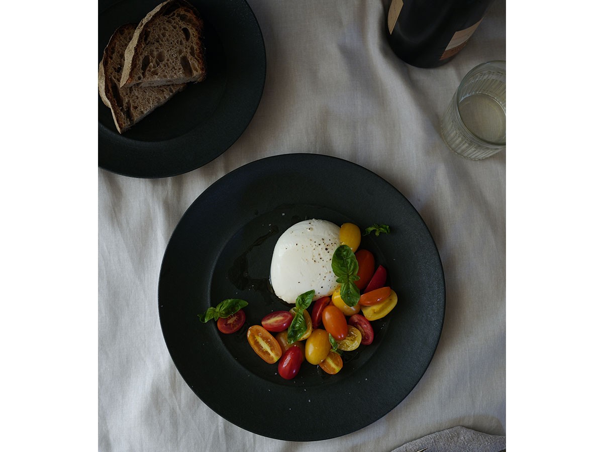 MISHIM POTTERY CREATION calm rim plate S / ミシンポタリークリエイション カーム リムプレート S（ネロ） （食器・テーブルウェア > 皿・プレート） 3