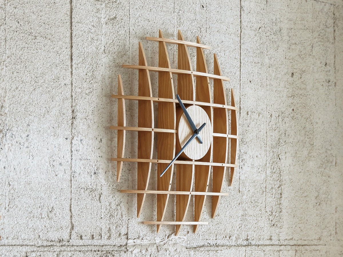 FLYMEe Vert Wall Clock