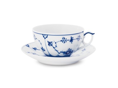 Royal Copenhagen Blue Fluted Plain Tea Cup & Saucer / ロイヤル コペンハーゲン  ブルーフルーテッド プレイン ティーカップ & ソーサー - インテリア・家具通販【FLYMEe】