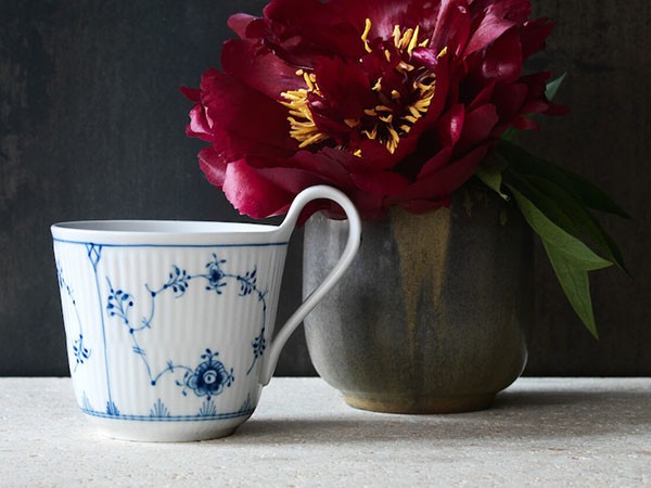 Royal Copenhagen Blue Fluted Plain
High Handle Mug / ロイヤル コペンハーゲン ブルーフルーテッド プレイン ハイハンドルマグ （食器・テーブルウェア > マグカップ） 2