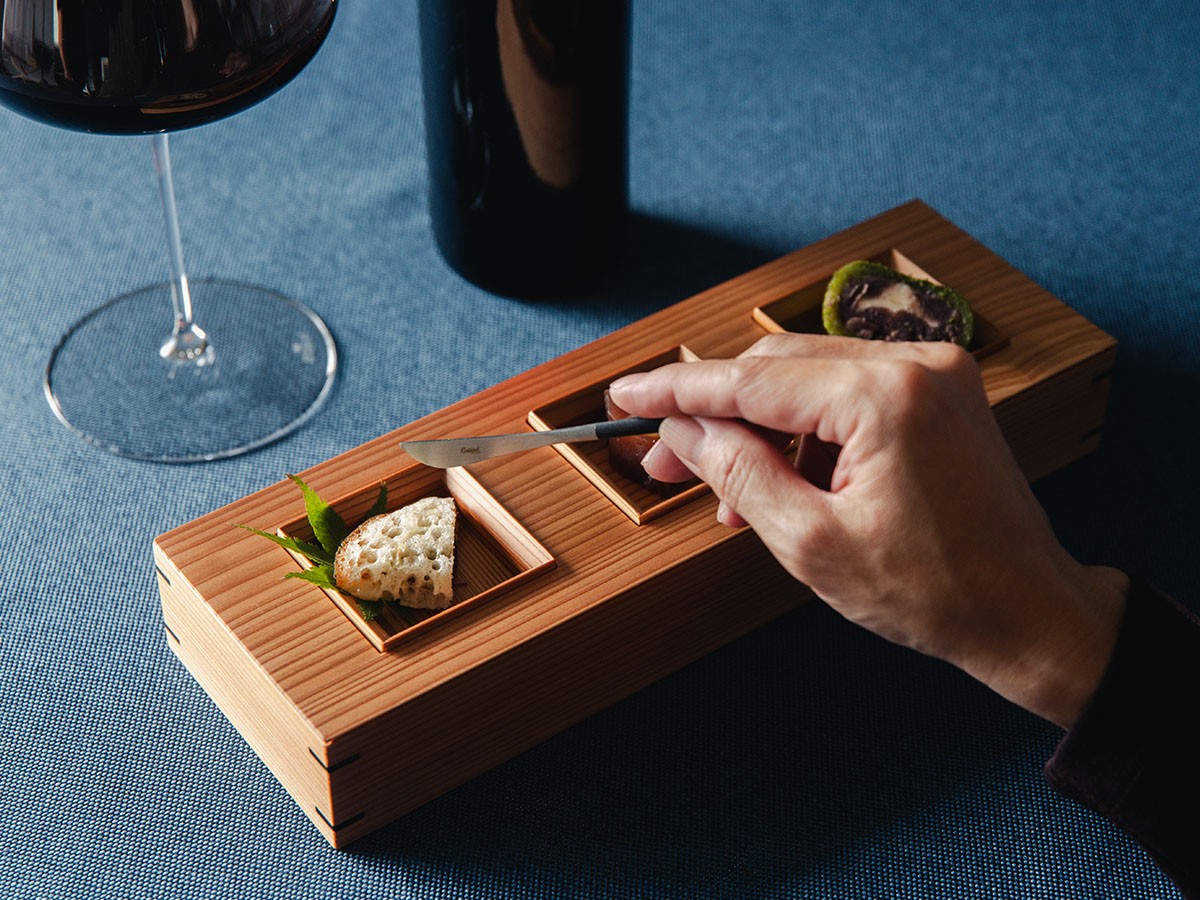 Cutipol WAGASHI Cutlery Set
KURO / クチポール 和菓子専用カトラリー 3本セット（黒） （食器・テーブルウェア > カトラリー） 9