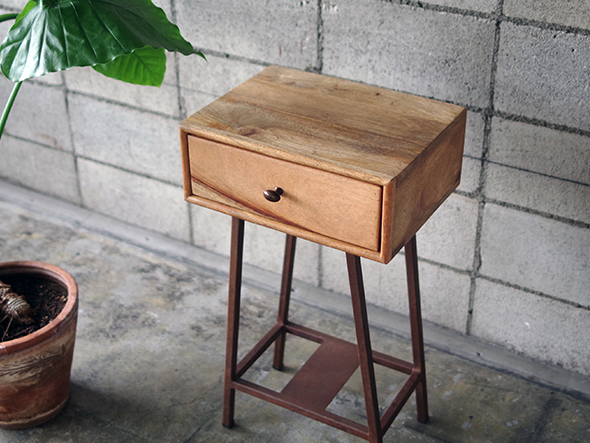 DR SIDE TABLE 3