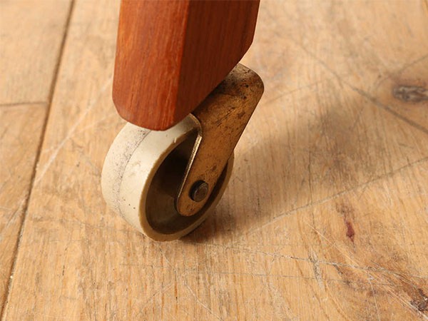Lloyd's Antiques Real Antique
Sewing Table / ロイズ・アンティークス デンマークアンティーク家具
ソーイングテーブル （テーブル > サイドテーブル） 10