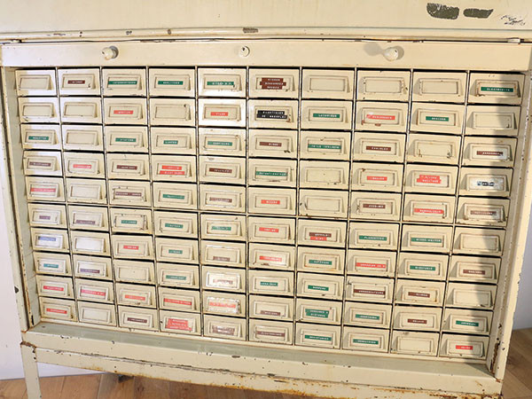 Lloyd's Antiques Real Antique
Filing Cabinet / ロイズ・アンティークス フランスアンティーク家具
ファイリングキャビネット （収納家具 > チェスト・箪笥） 7
