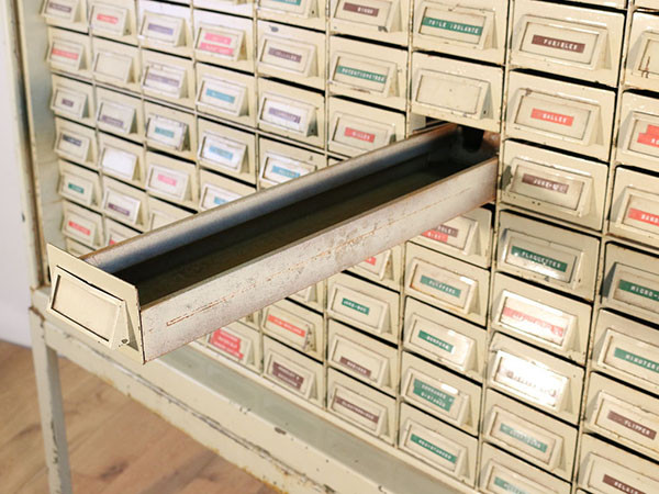 Lloyd's Antiques Real Antique
Filing Cabinet / ロイズ・アンティークス フランスアンティーク家具
ファイリングキャビネット （収納家具 > チェスト・箪笥） 4