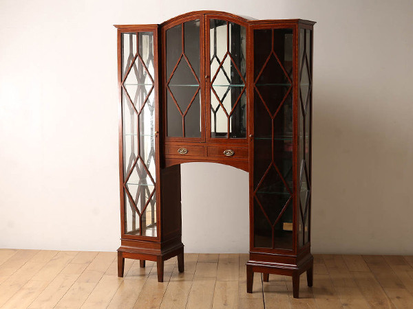 Lloyd's Antiques Real Antique 
Edwardian Display Cabinet / ロイズ・アンティークス イギリスアンティーク家具
エドウォーディアン ディスプレイキャビネット IC001221 （収納家具 > ショーケース・飾り棚） 1