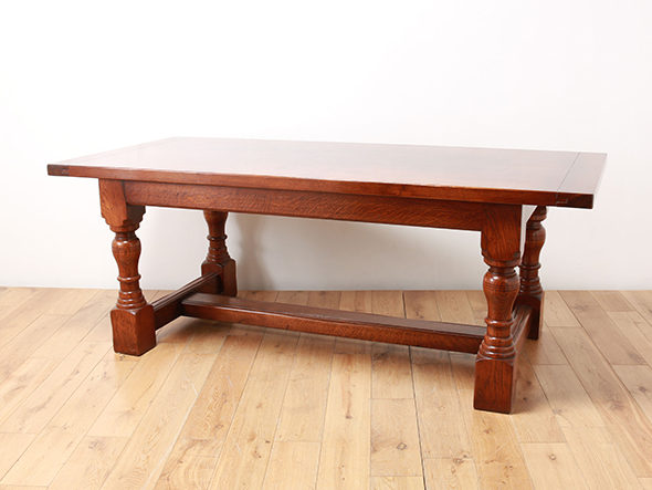 Lloyd's Antiques Reproduction Series
Big Oak Dining Table / ロイズ・アンティークス リプロダクションシリーズ
ビッグオーク ダイニングテーブル ターニップレッグ 幅200cm （テーブル > ダイニングテーブル） 3