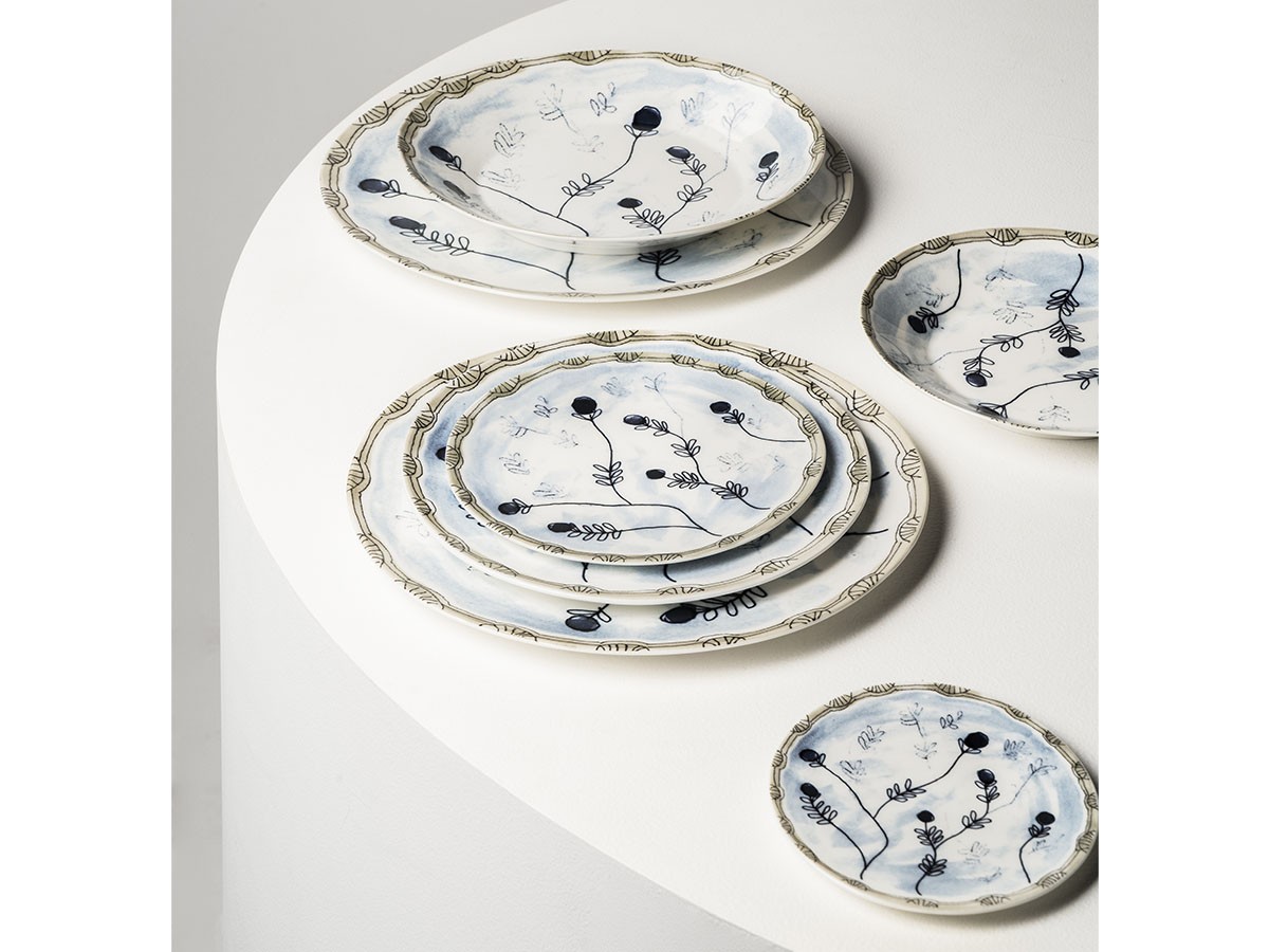 MIDNIGHT FLOWERS by MARNI
Starter Plate Mirtillo Tea / ミッドナイトフラワーズ バイ マルニ
スタータープレート  ミルティッロティー 24cm （食器・テーブルウェア > 皿・プレート） 15