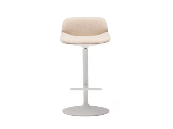 Andreu World Nuez Counter Stool
Upholstered Shell Pad / アンドリュー・ワールド ヌエス BQ2746
カウンタースツール コラムベース（シェルパッド） （チェア・椅子 > カウンターチェア・バーチェア） 2