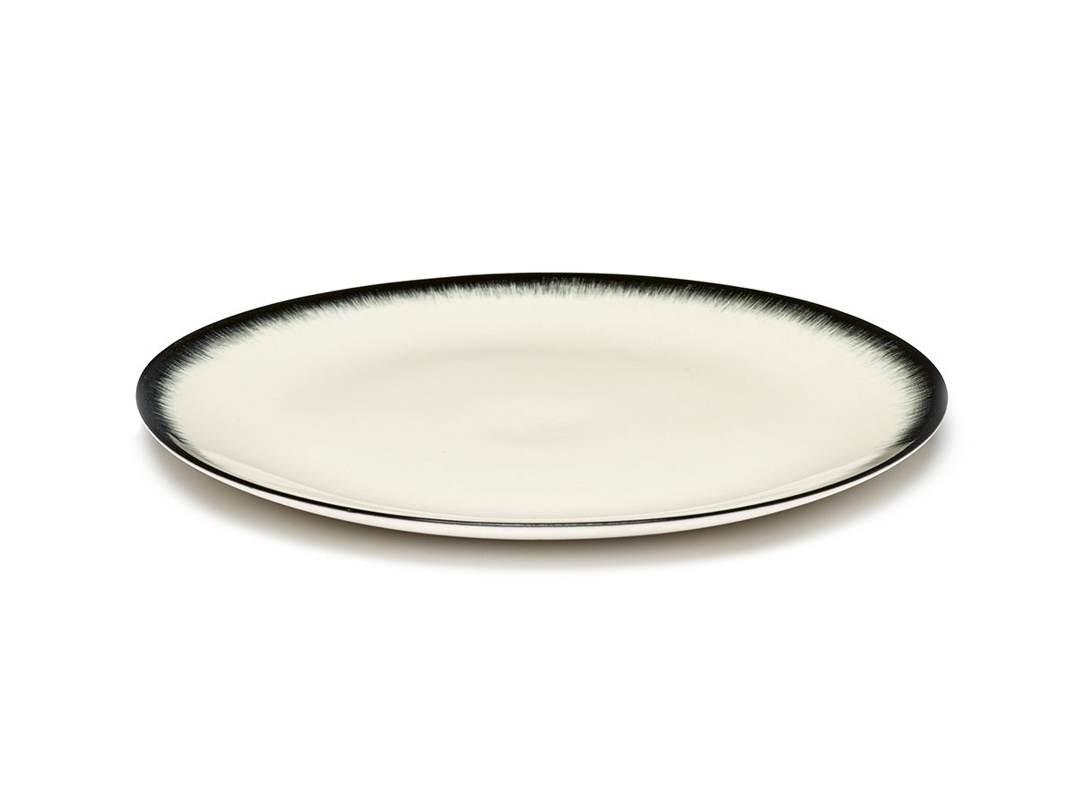 DE by ANN DEMEULEMEESTER
Plate 24cm White/Black Variation 3 / デー バイ アン・ドゥムルメステール
プレート 24cm ホワイト/ブラック バリエーション 3 （食器・テーブルウェア > 皿・プレート） 2