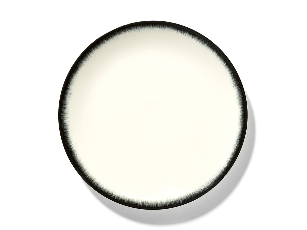 SERAX DE by ANN DEMEULEMEESTER
Plate 24cm White/Black Variation 3