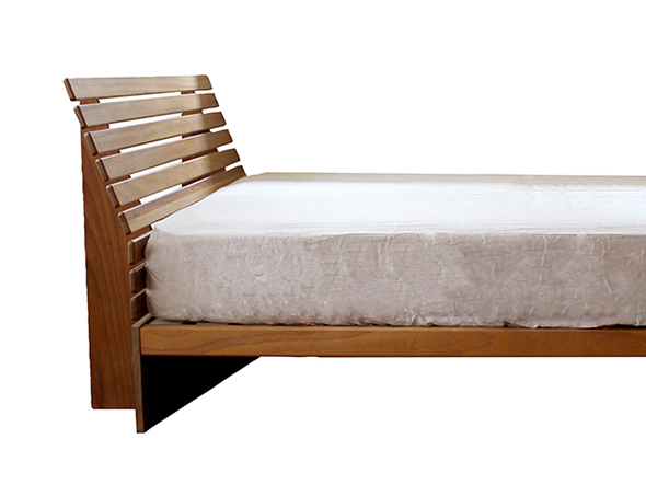 Mnol slit-back bed 8